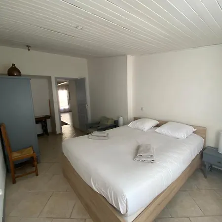 Maison Chaleureuse En Pleine Campagne Casa de Férias Saint-Savinien